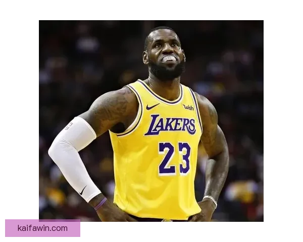 老詹惊艳蜕变无球终结者新角色获球迷热烈点赞